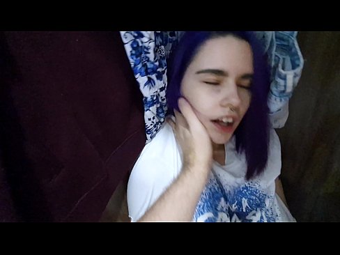 ❤️ 押し入れの中の姉ちゃんを発見し、イクのを手伝う ❤ at us ❌️❤